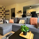 Cote Remparts, Central, Face A La Vieille & Parking Prive Gratuit アパート *