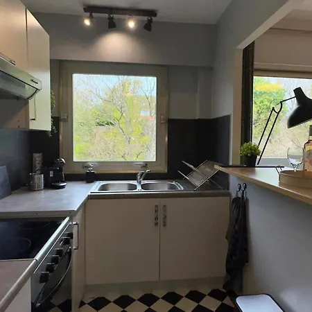 Apartment Cote Remparts, Central, Face A La Vieille & Parking Prive Gratuit *