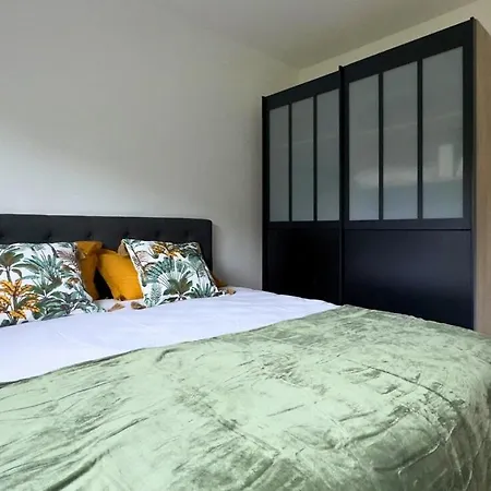 Cote Remparts, Central, Face A La Vieille & Parking Prive Gratuit Apartman