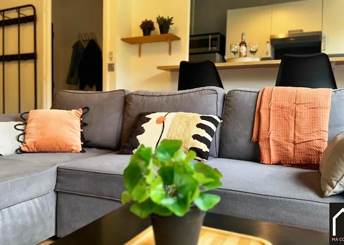 Appartement Cote Remparts, Central, Face A La Vieille & Parking Prive Gratuit